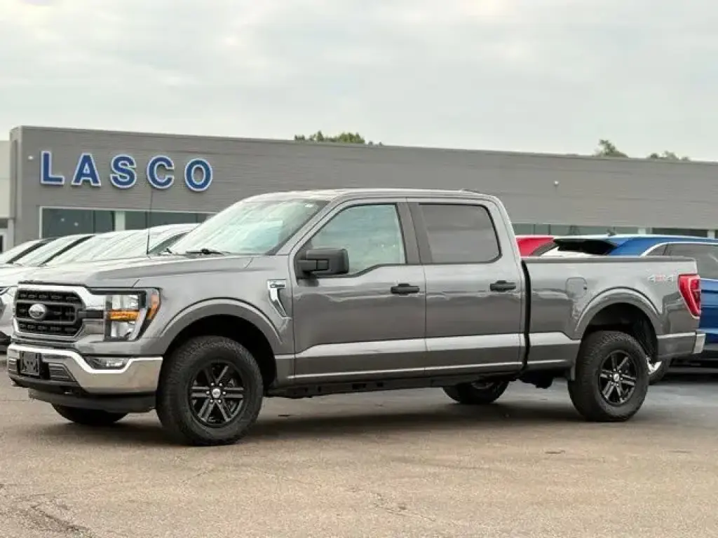 Ford F-150 2023 4x4 XLT 4 puertas SuperCrew 5.5 pies. SB