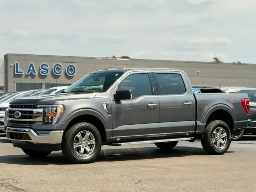 Ford F-150 2023 4x4 XLT 4 puertas SuperCrew 6.5 pies SB