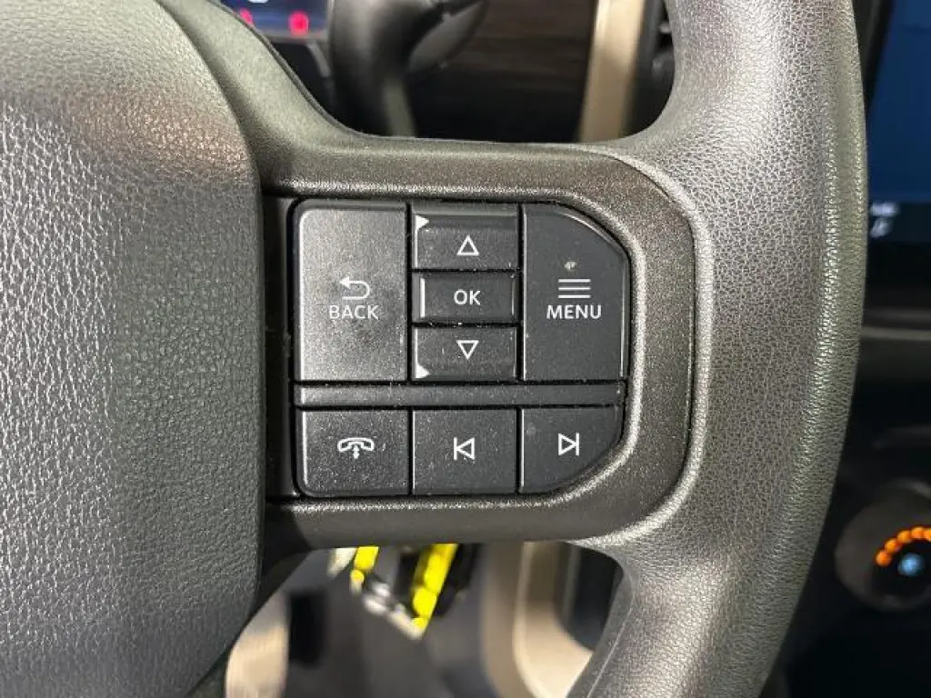 Ford F-150 2025 4x4 STX 4 puertas SuperCrew 5.5 pies. SB