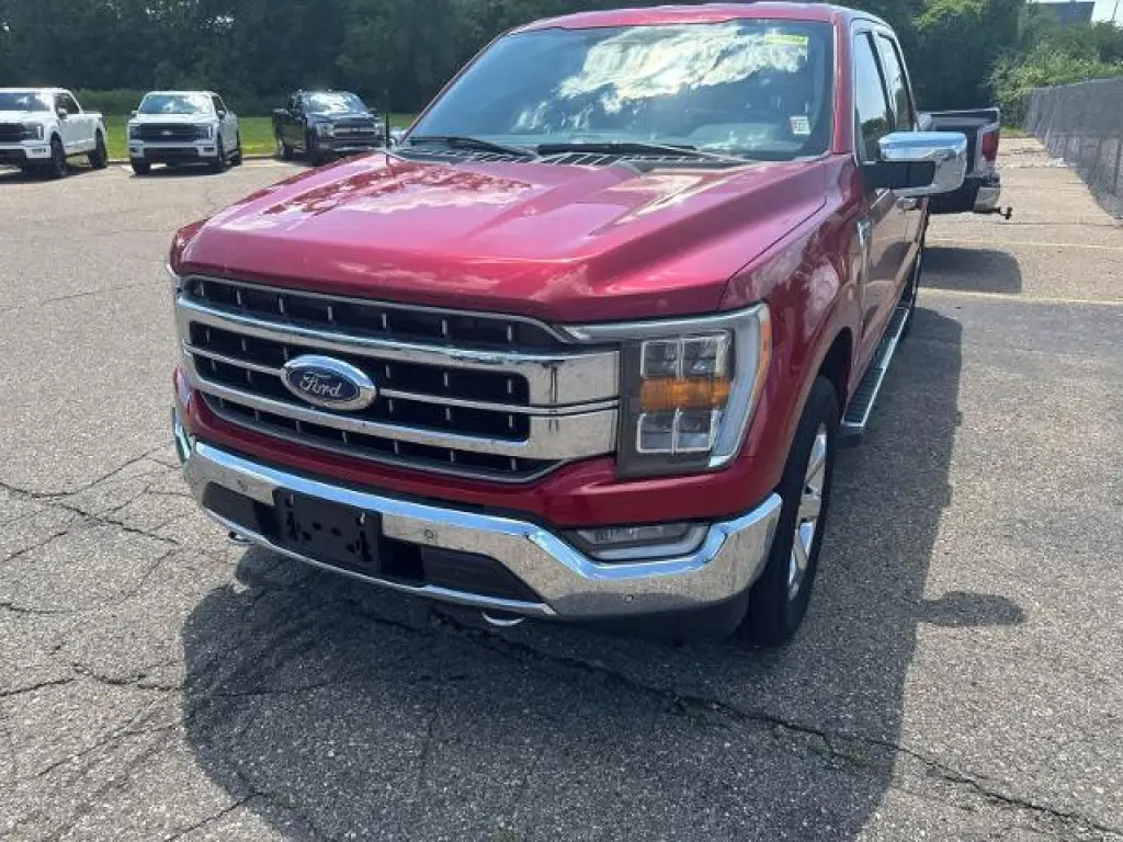 Ford F-150 2022 4x4 Lariat 4 puertas SuperCrew 6.5 pies. SB