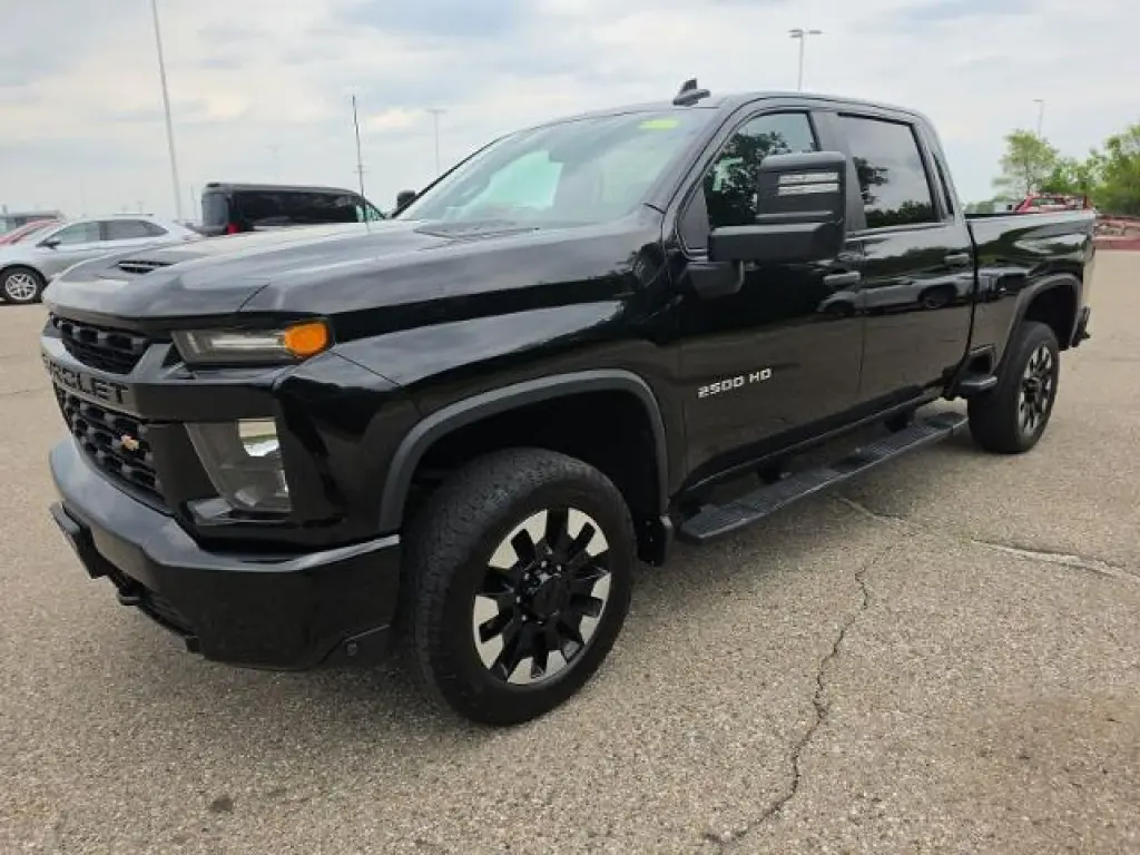 Chevrolet Silverado 2500HD 2020 4x4 Custom 4 puertas Cabina Crew SB
