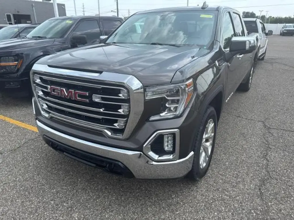 GMC Sierra 1500 2019 4x4 SLT Cabina Crew 4 puertas 5.8 pies. SB