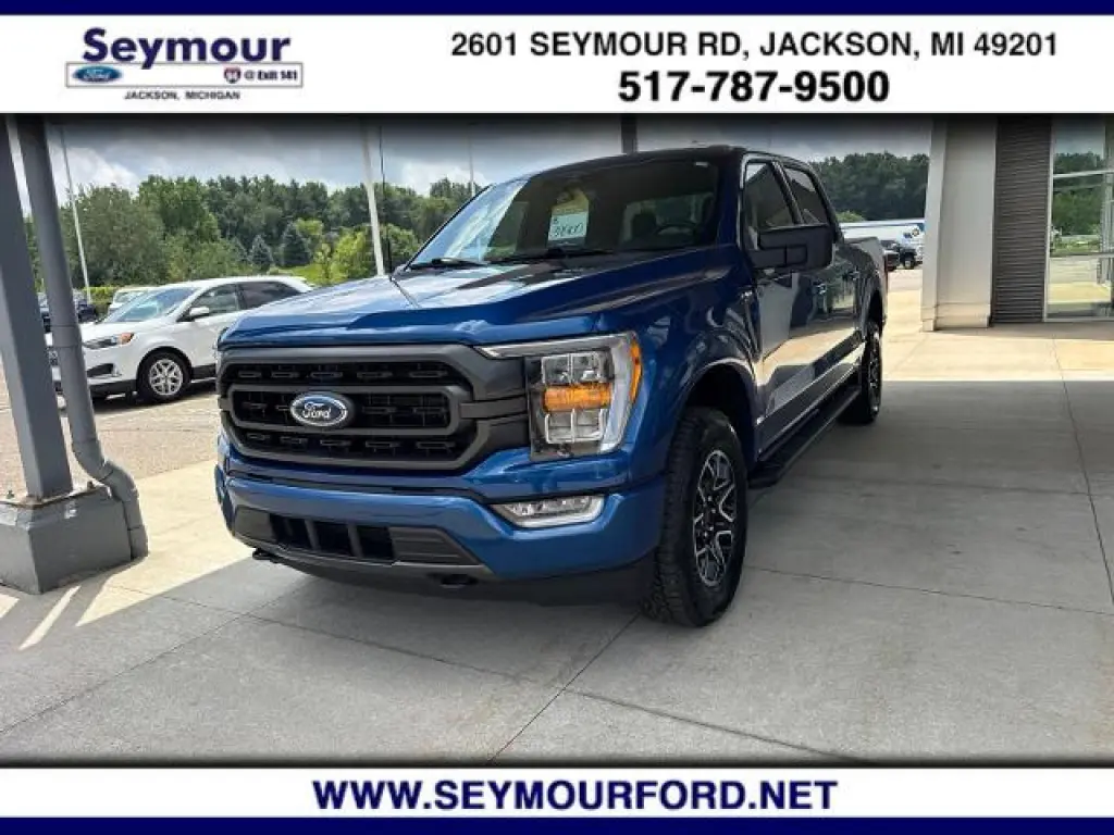 Ford F-150 2023 4x4 XLT 4 puertas SuperCrew 5.5 pies. SB