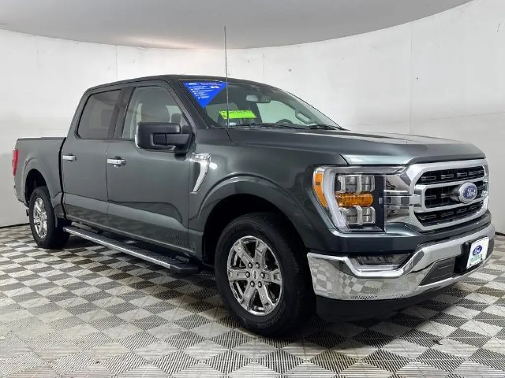 Ford F-150 2021 4x2 XLT 4 puertas SuperCrew 5.5 pies. SB