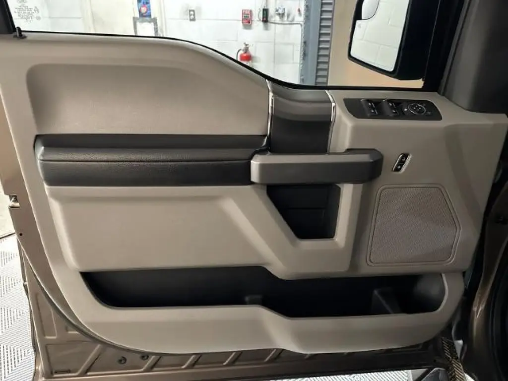 Ford F-150 2016 4x4 XLT 4 puertas SuperCrew 5.5 pies SB