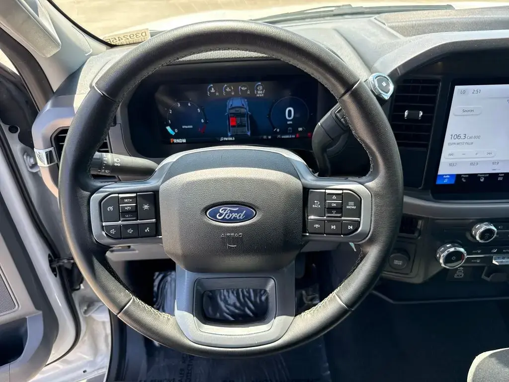 Ford F-150 2025 4x2 XLT 4 puertas SuperCrew 5.5 pies. SB