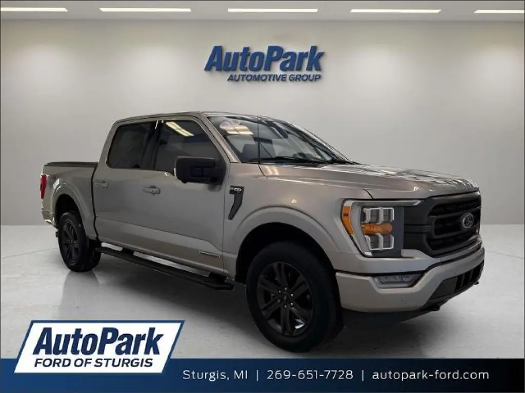 Ford F-150 2023 4x4 XLT 4 puertas SuperCrew 6.5 pies. SB