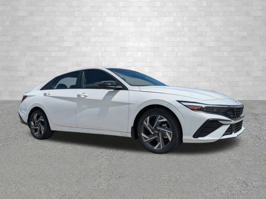 Hyundai ELANTRA 2025 SEL Sport 4 puertas Sedan