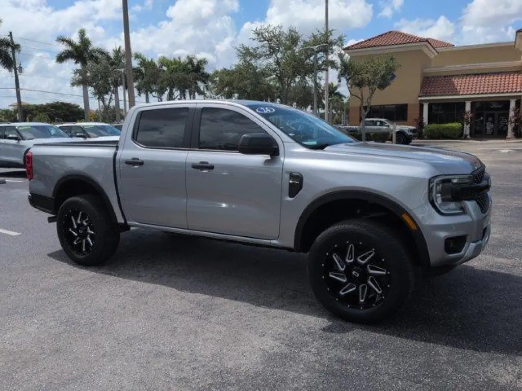 Ford Ranger 2024 4x2 XL 4 puertas SuperCrew con caja de 5.0 pies
