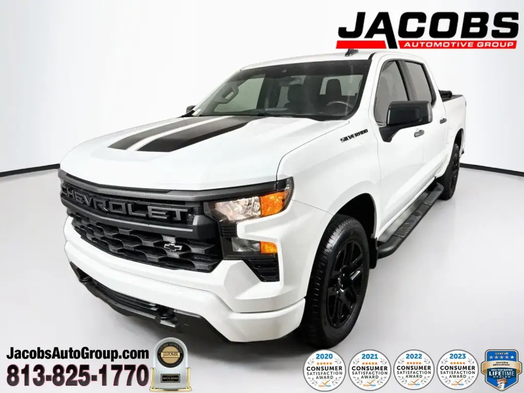 Chevrolet Silverado 1500 2024 4x2 Custom 4 puertas Crew Cab 5.8 pies. SB