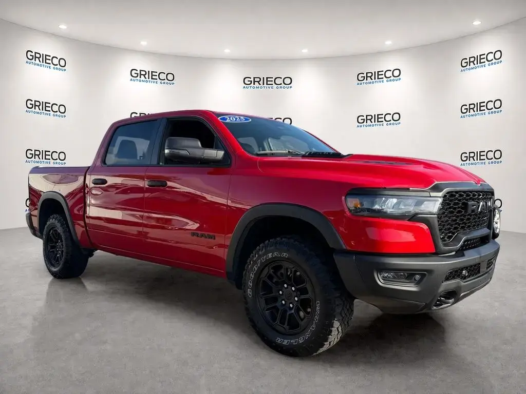 Ram 1500 2025 4x4 Rebel 4 puertas Cabina Crew 5.6 pies. Pickup SB