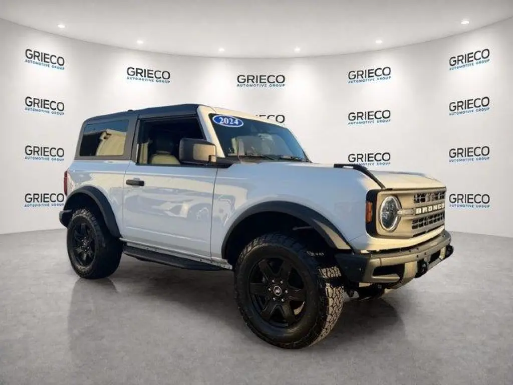 Ford Bronco 2024 4x4 Black Diamond 2 puertas SUV