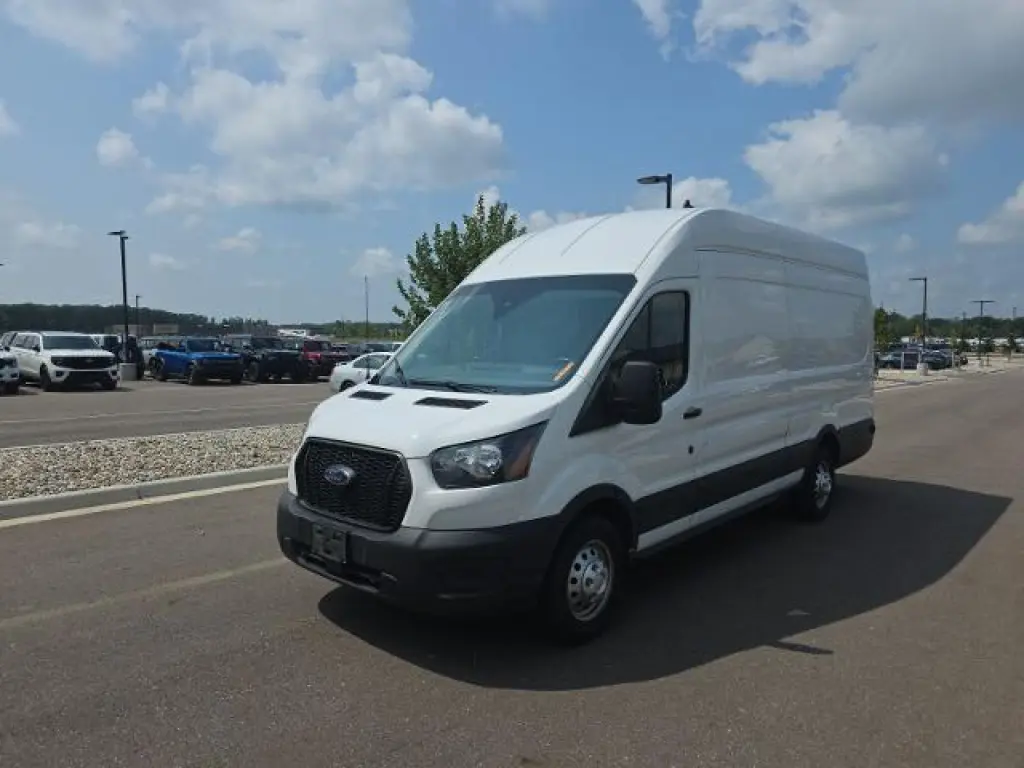 Furgoneta de Carga Ford Transit 2024 AWD 250 3 puertas LWB Techo Alto Extendido