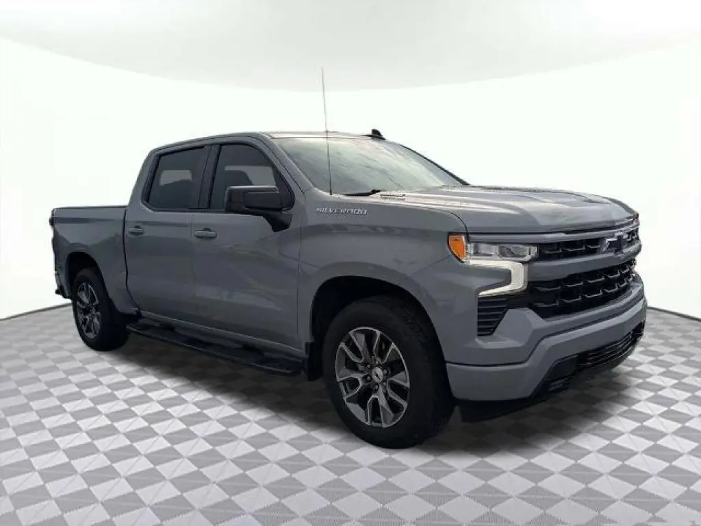 Chevrolet Silverado 1500 2025 4x2 RST 4 puertas Cabina Crew 5.8 pies. Caja corta