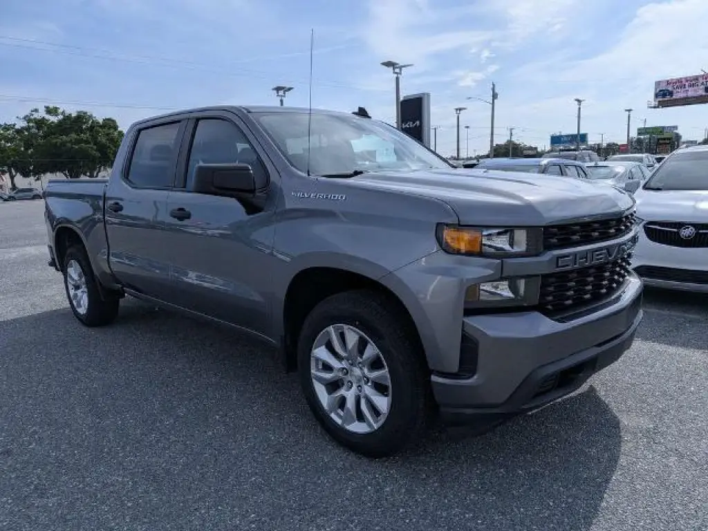 Chevrolet Silverado 1500 Limited 2022 4x2 Custom 4 puertas Crew Cab 5.8 pies. SB