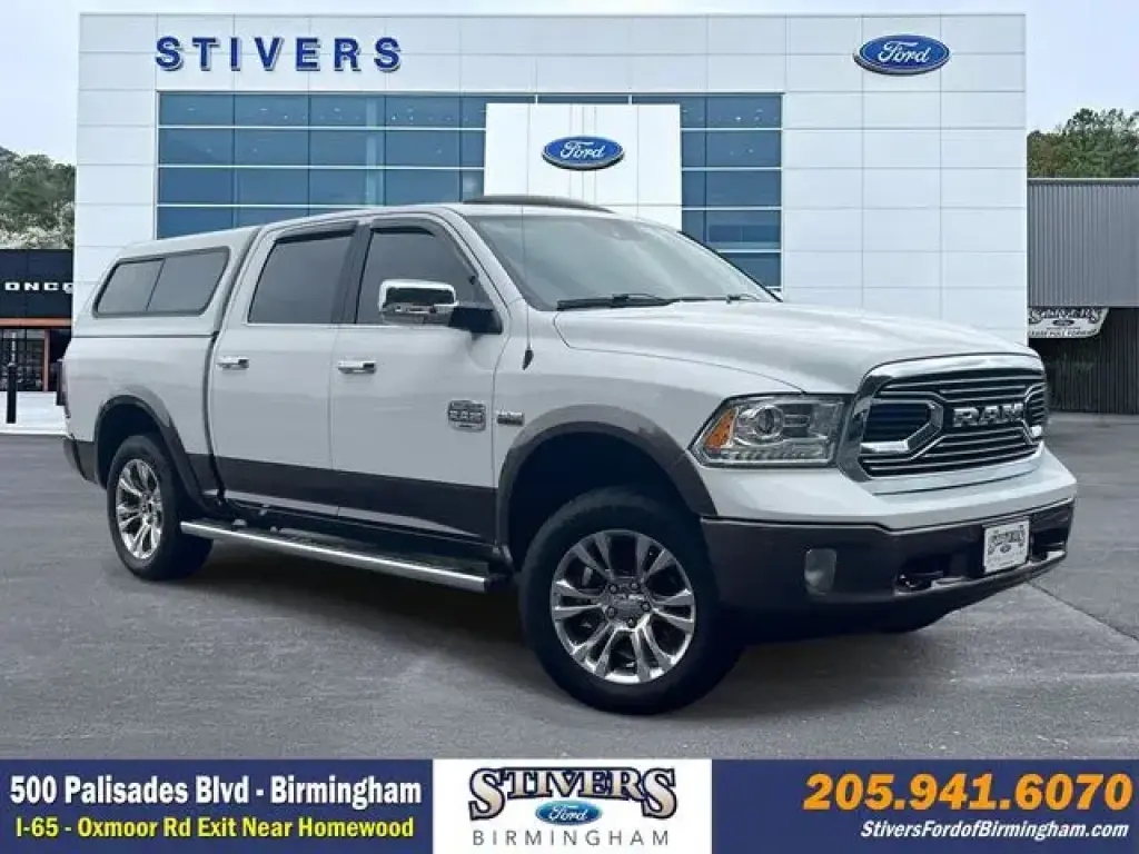 Ram 1500 2018 4x4 Laramie Limited 4 puertas Cabina Crew 5.5 pies. Pickup SB