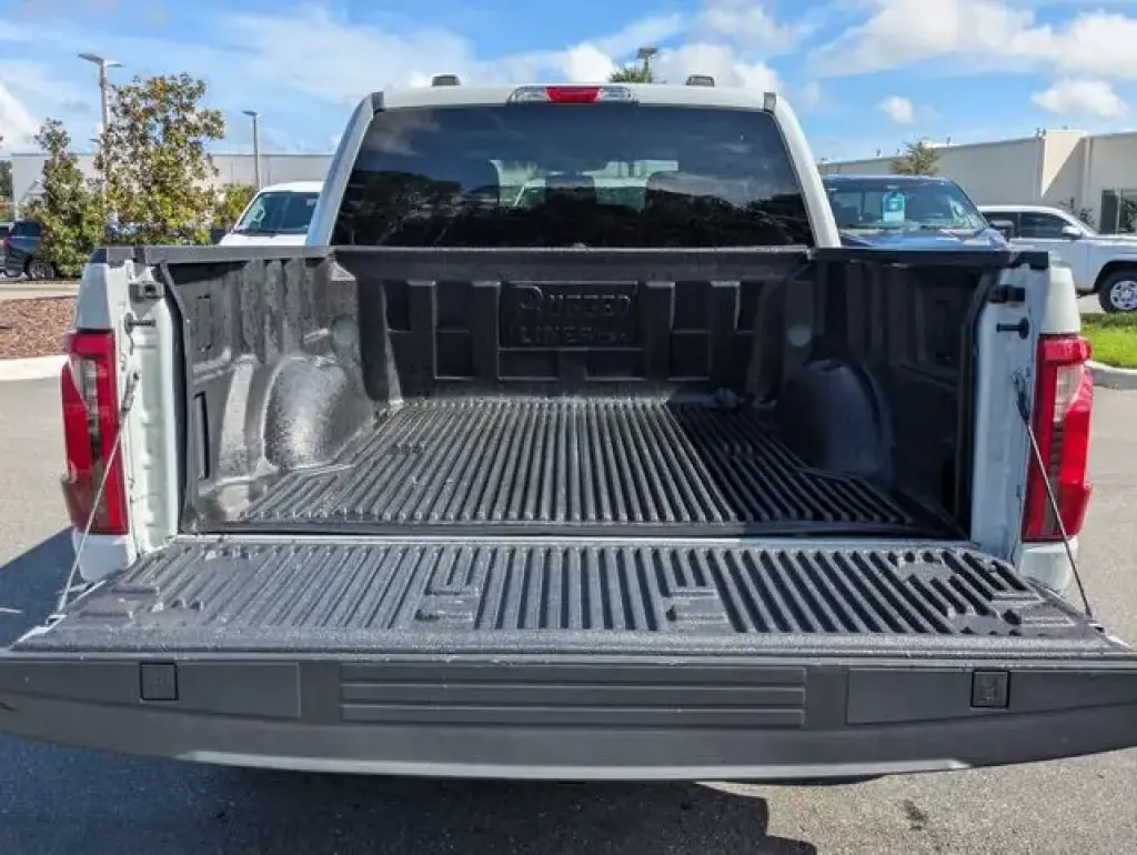 Ford F-150 2024 4x4 XLT 4 puertas SuperCrew 5.5 pies. SB