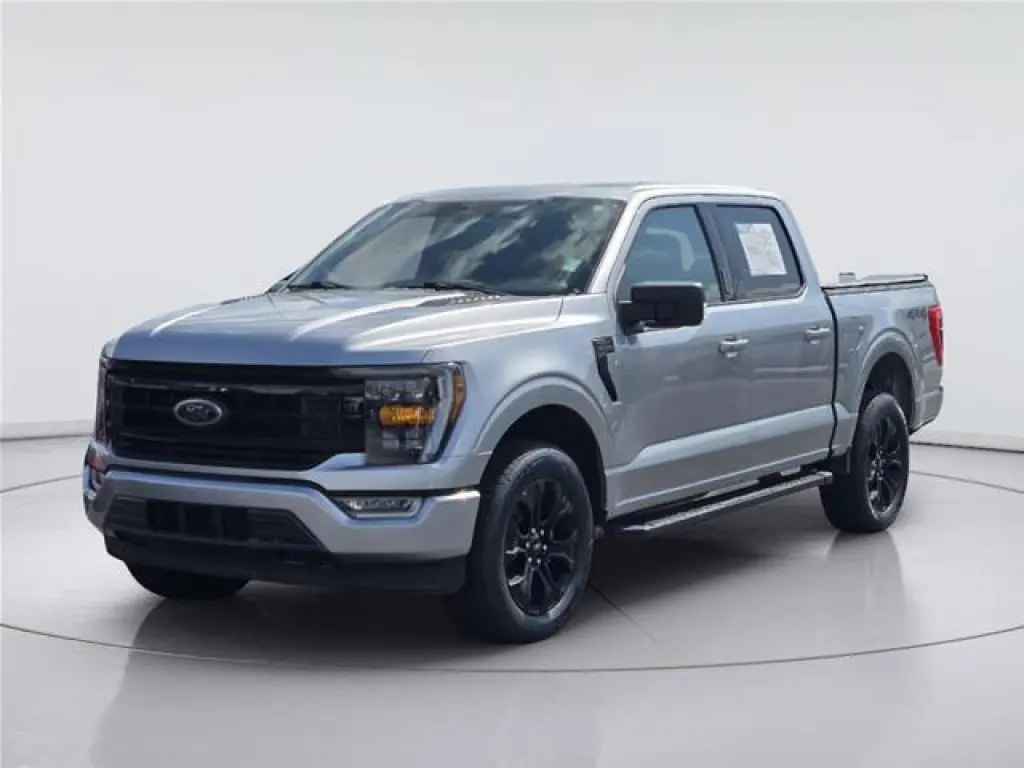 Ford F-150 2023 4x4 XLT 4 puertas SuperCrew 6.5 pies SB