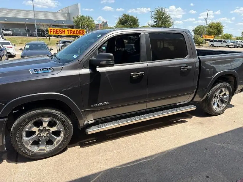Ram 1500 2025 4x2 Big Horn Cabina Crew 4 puertas 5.6 pies. Pickup SB
