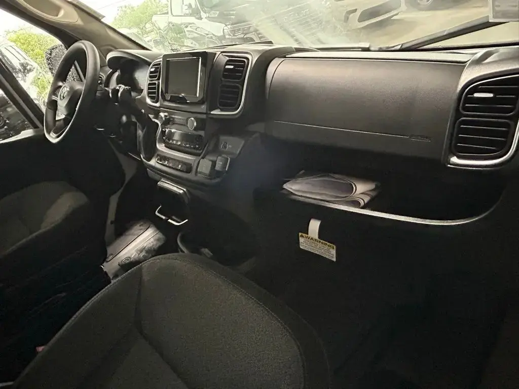 Ram ProMaster 2025 Tradesman 1500 136 WB 3dr High Roof Cargo Van sin asiento para pasajeros