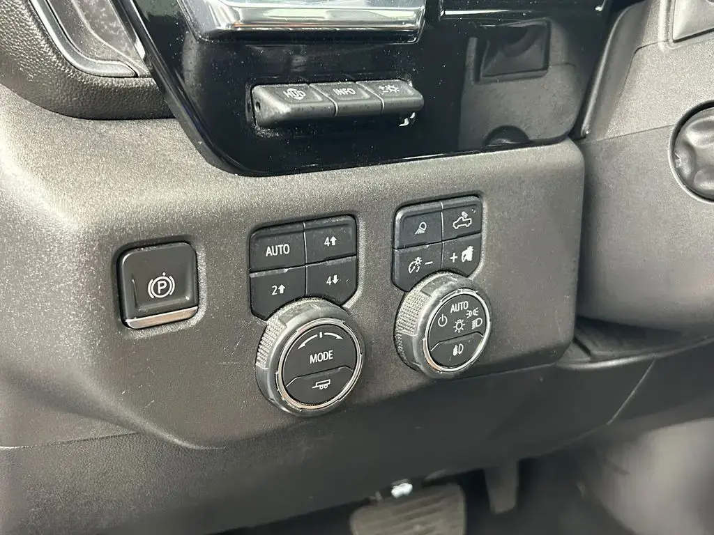 Chevrolet Silverado 1500 2023 4x4 High Country 4dr Crew Cab 5,8 ft. SB