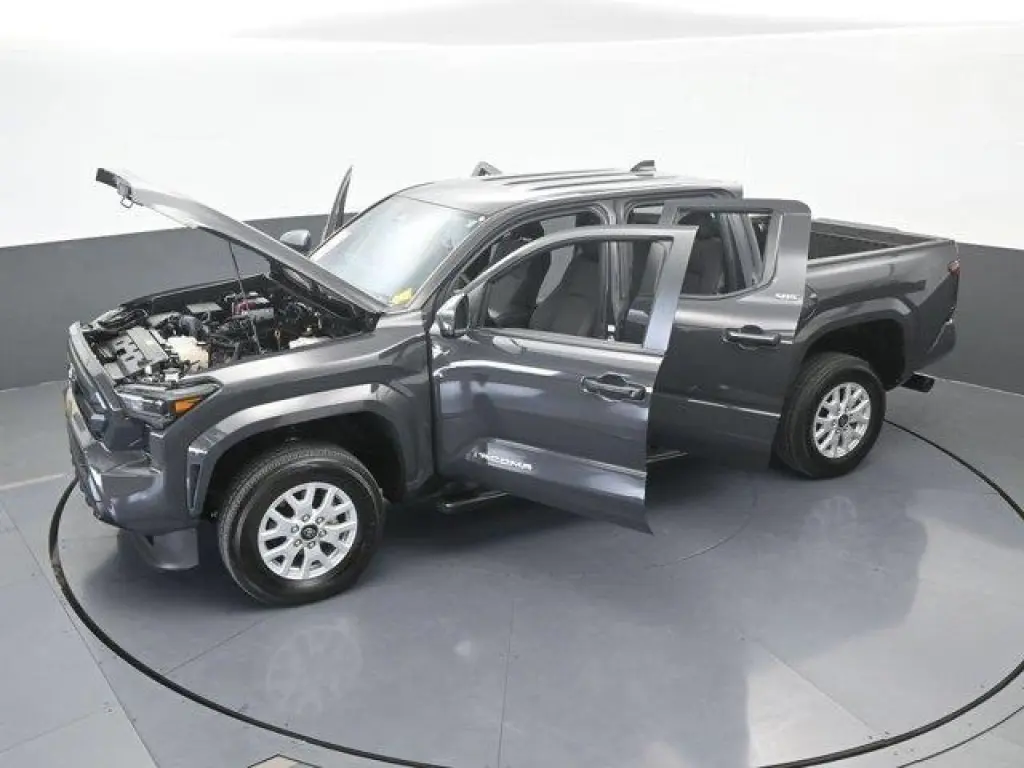 Toyota Tacoma 2024 4x2 SR5 4p Doble Cabina 5,0 pies CB