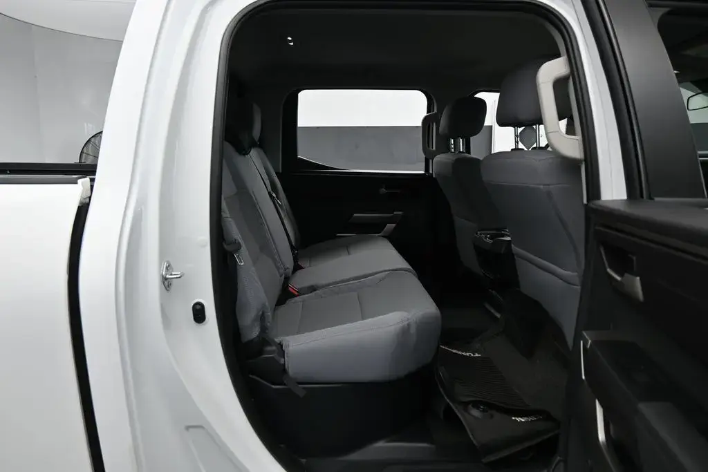 Toyota Tundra 2024 4x4 SR5 4p Cab Pickup SB