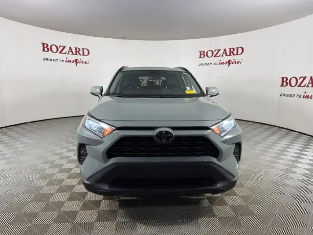 Toyota RAV4 2021 XLE 4 puertas SUV