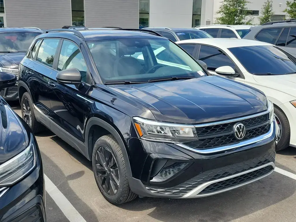 Volkswagen Taos 2024 S SUV de 4 puertas