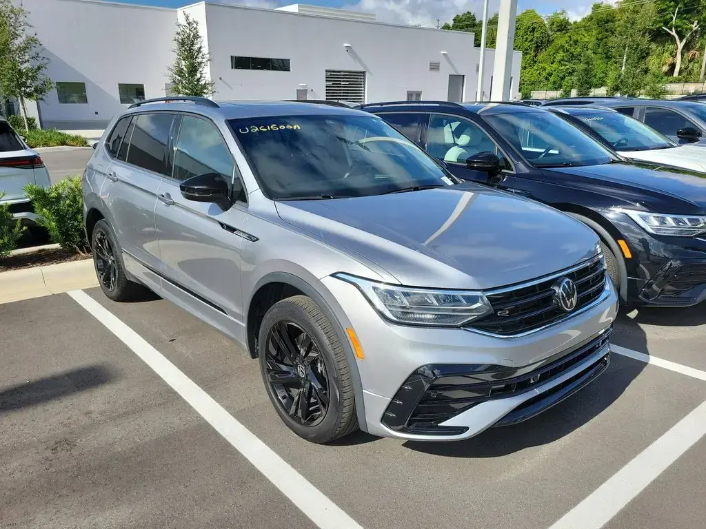 Volkswagen Tiguan 2023 SE R-Line Black 4p SUV