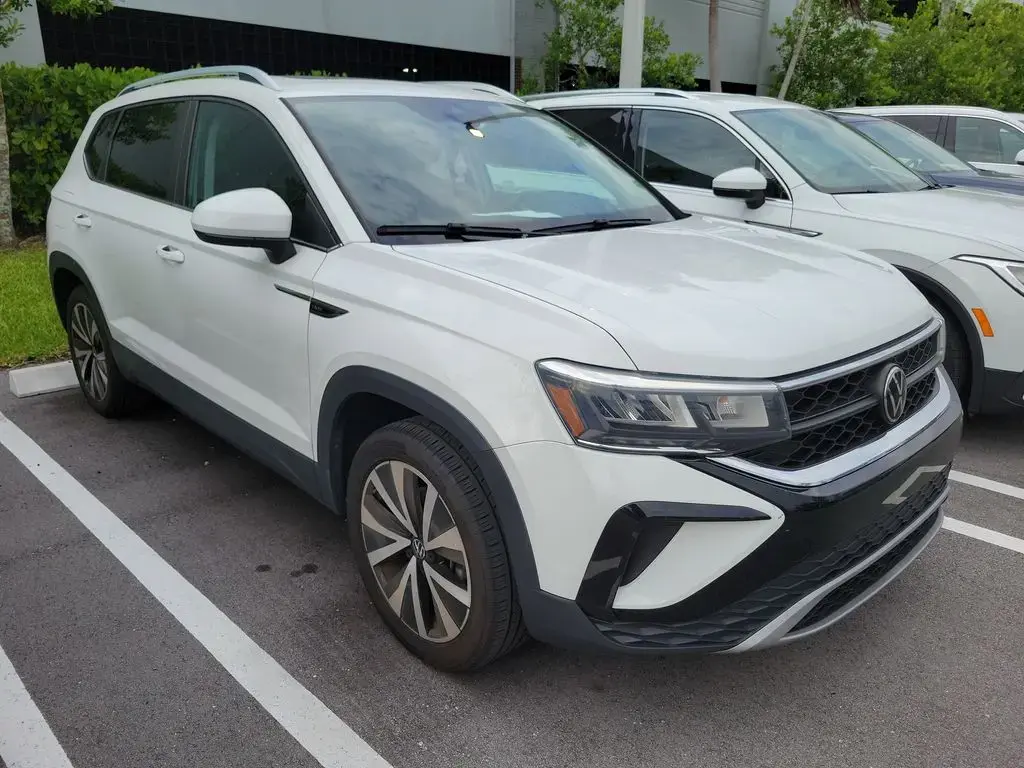 Volkswagen Taos 2023 SE 4p SUV