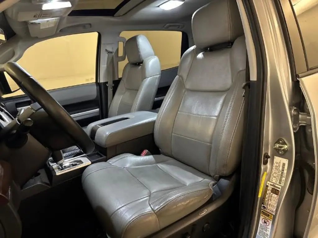 Toyota Tundra 2014 4x4 Limited 4dr CrewMax Cab Pickup SB (5.7L V8 FFV)