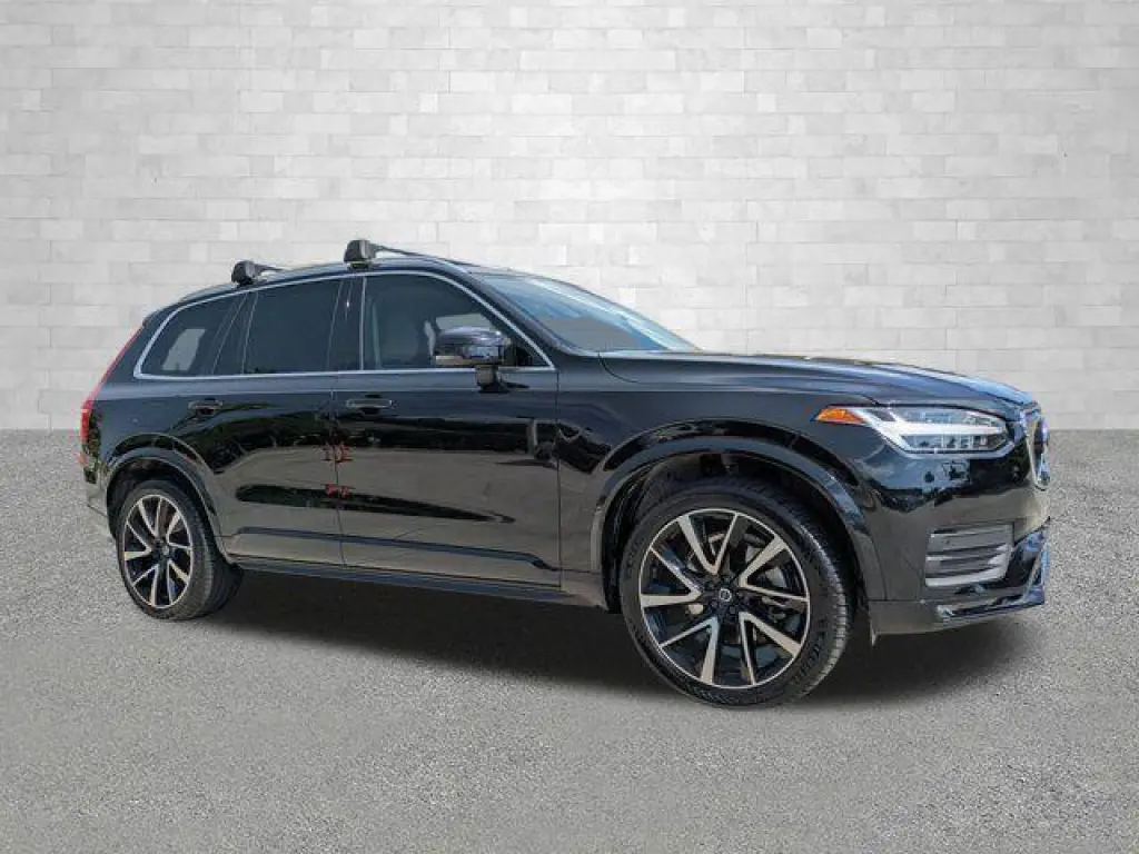 Volvo XC90 2022 AWD T6 Momentum 7 pasajeros 4 puertas SUV