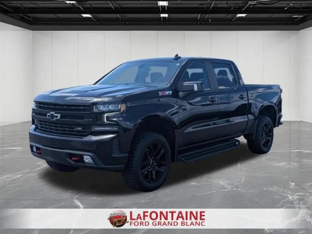Chevrolet Silverado 1500 Limited 2022 4x4 LT Trail Boss 4 puertas Cabina Crew 5.8 pies. SB