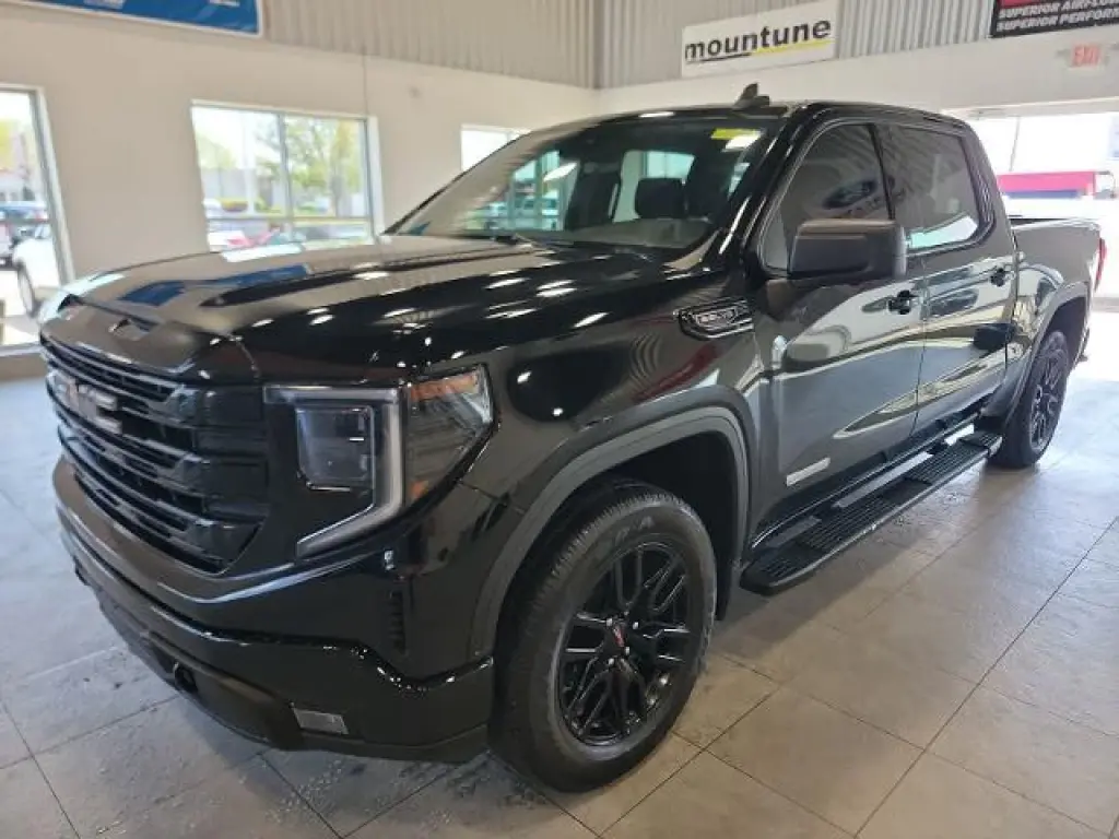 GMC Sierra 1500 2023 4x4 Elevation 4 puertas Cabina Crew 5.8 pies. SB