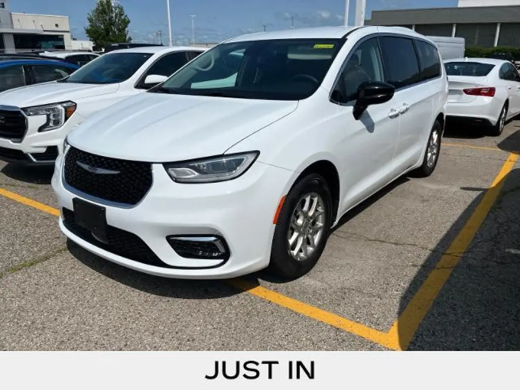 Chrysler Pacifica 2024 Touring L 4 puertas Minivan