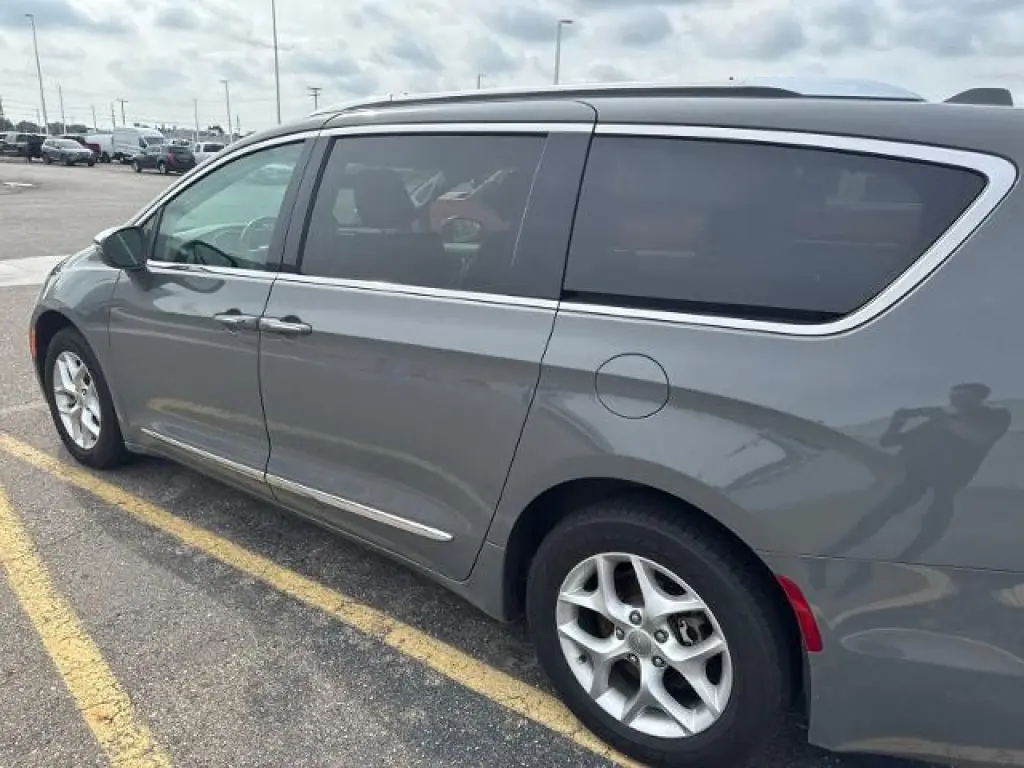 Chrysler Pacifica 2020 Limited 4 puertas Minivan