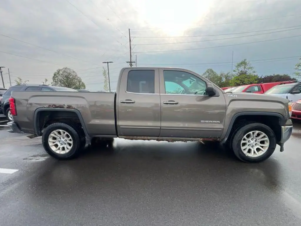 GMC Sierra 1500 2015 4x4 SLE 4 puertas Cabina Doble 6.5 pies. SB