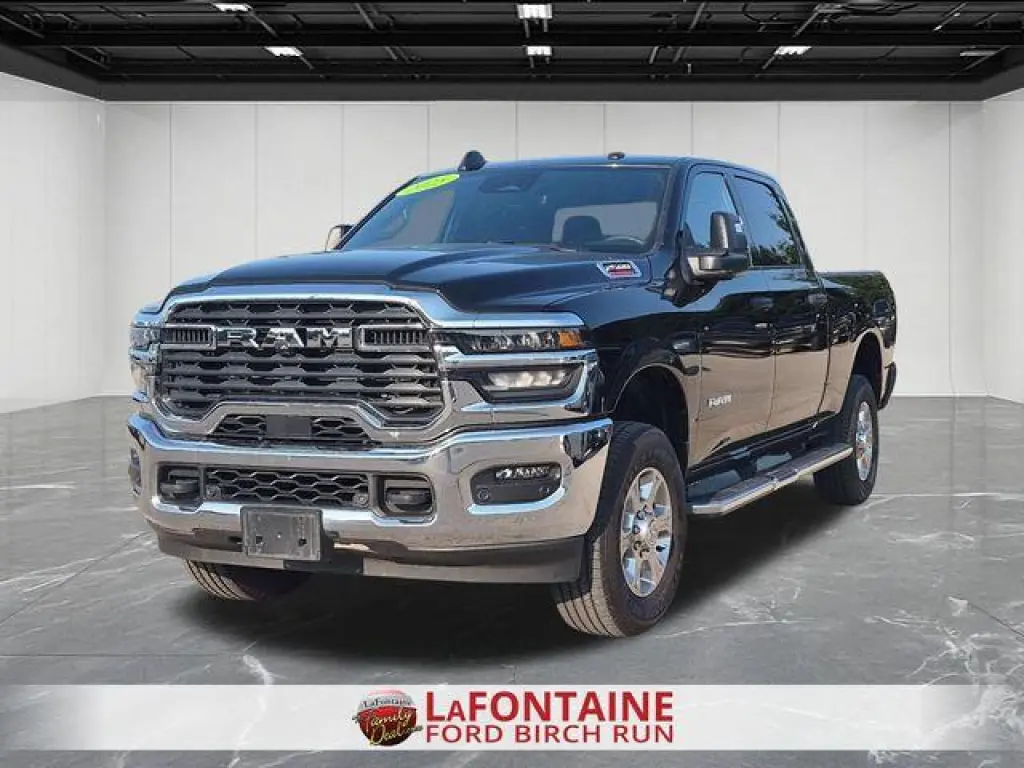 Ram 2500 2025 4x4 Big Horn 4 puertas Cabina Crew 6.3 pies. Pickup SB
