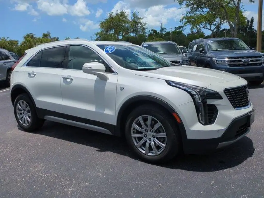 Cadillac XT4 2023 Premium Luxury 4 puertas Crossover