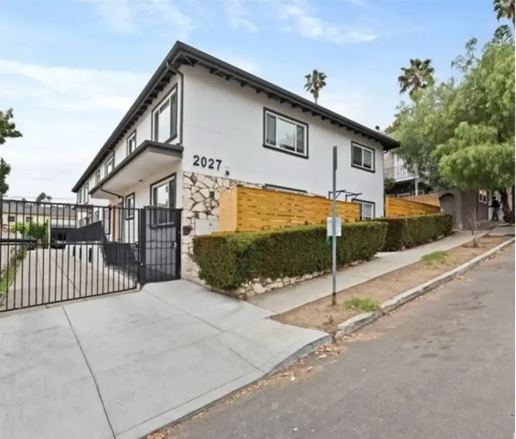 2 BEDROOM APT IN JAMES M WOOD