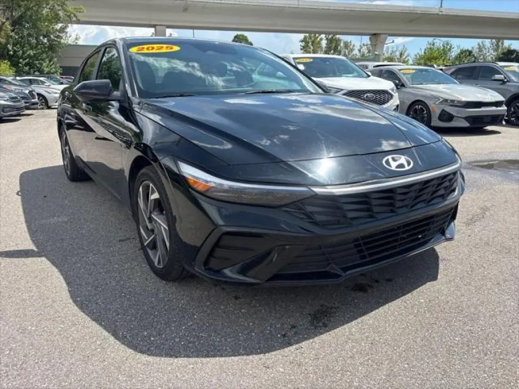 Hyundai ELANTRA Hybrid 2025 SEL Sport 4p Sedan