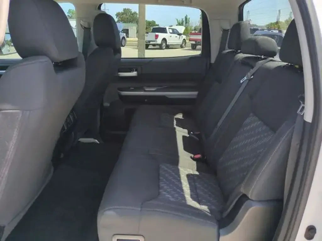 Toyota Tundra 2021 4x2 SR5 4 puertas CrewMax Cab Pickup SB