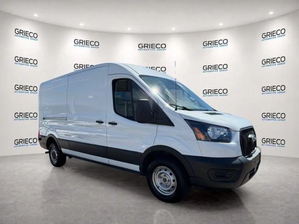 Ford Transit 2024 250 3 puertas LWB Techo Medio Furgón de Carga