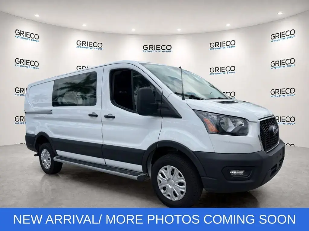 Ford Transit 2025 250 3 puertas SWB Techo Bajo Furgón de Carga
