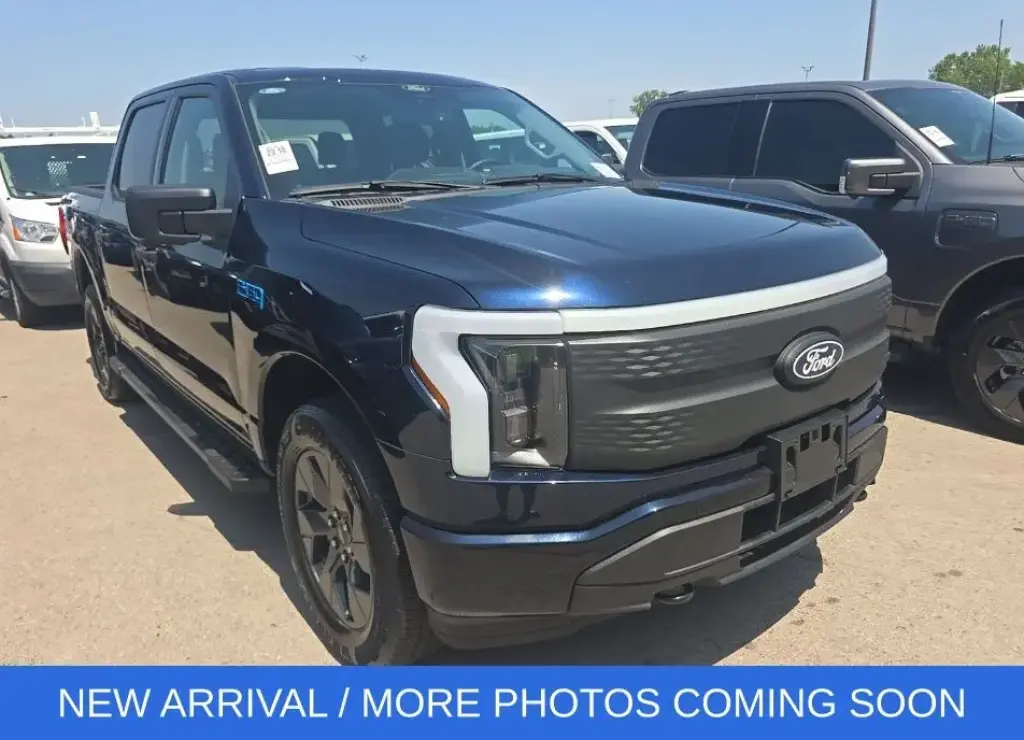 Ford F-150 Lightning 2024 AWD XLT 4 puertas SuperCrew 5.5 pies. SB