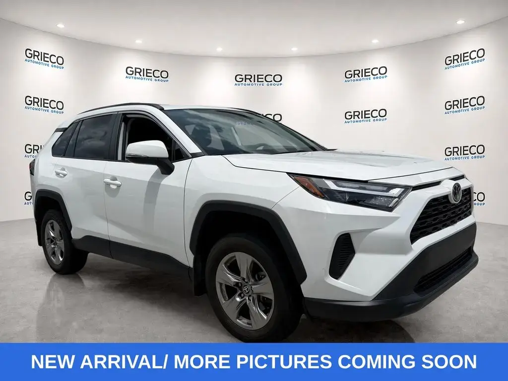 Toyota RAV4 2024 XLE 4p SUV
