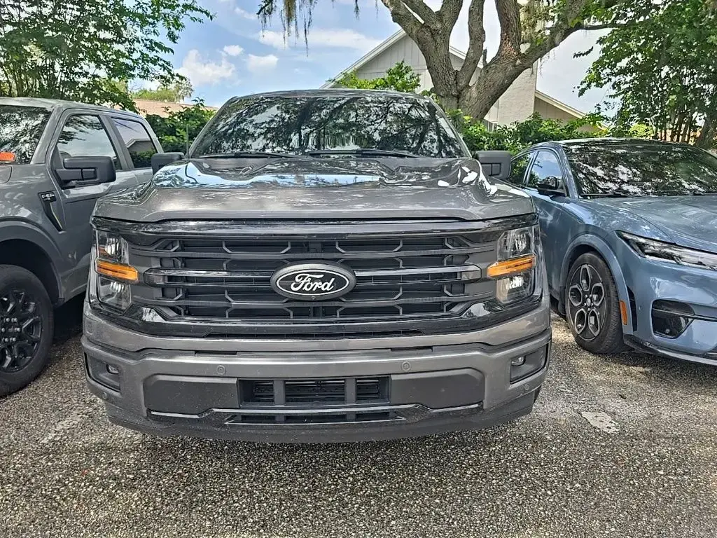 Ford F-150 2024 4x2 XLT 4 puertas SuperCrew 5.5 pies SB