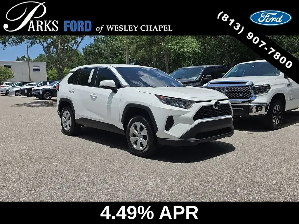 Toyota RAV4 2022 LE 4 puertas SUV