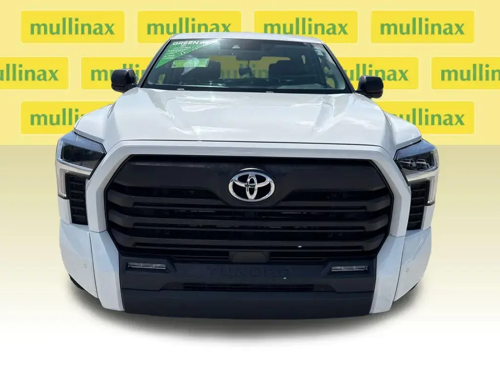 Toyota Tundra 2024 4x4 SR5 4dr CrewMax Cab Pickup SB
